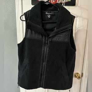 Under Armour fleece vest
